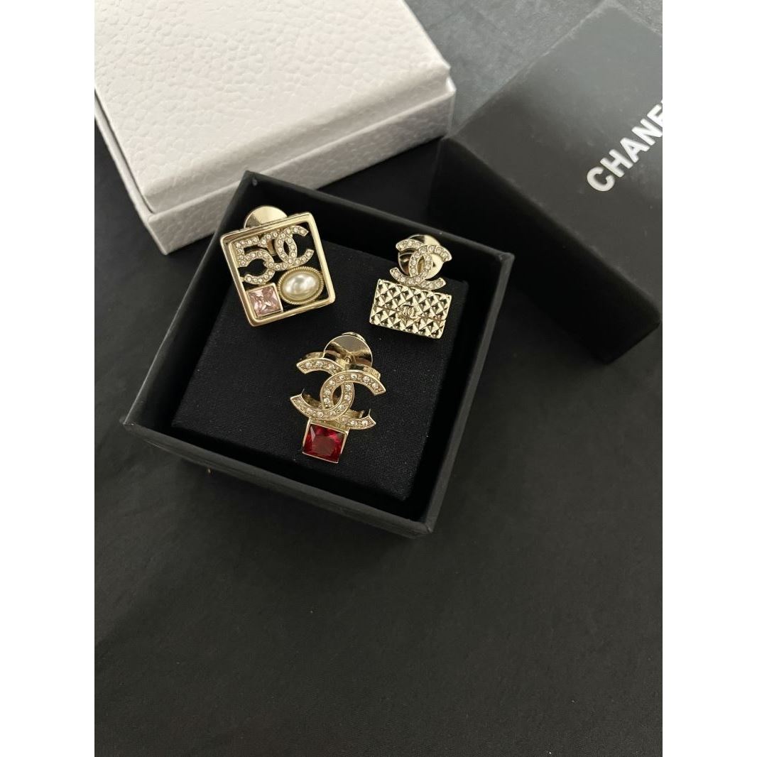 Chanel Brooches - Click Image to Close